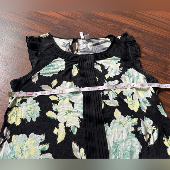 Cute Elle Tank Top with Lace Cap Sleeves - Picture 4 of 7